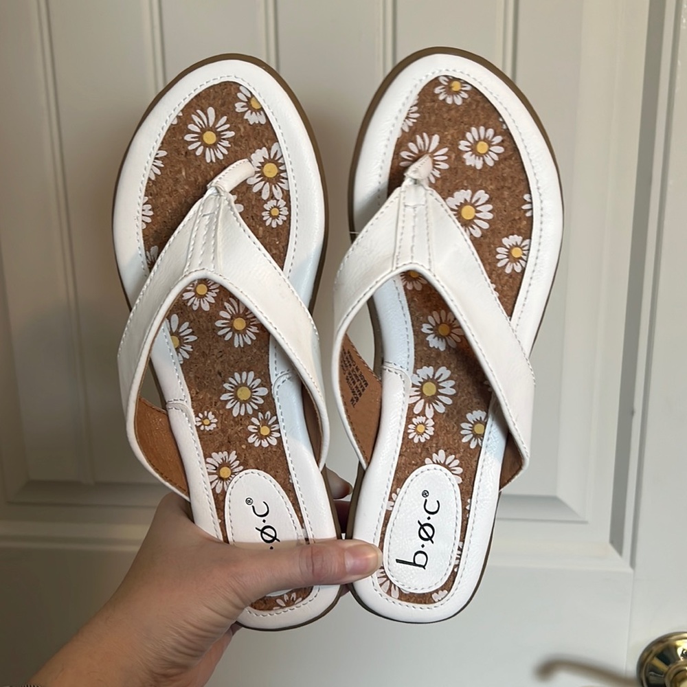 NEW without box white faux leather BOC flip flops
